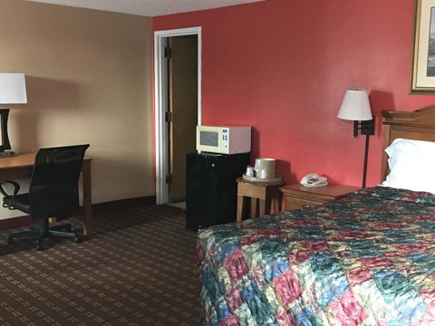 Adams Inn - LBG 3