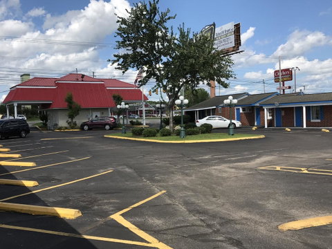 Adams Inn - LBG 4