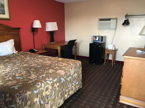 Adams Inn - LBG 10