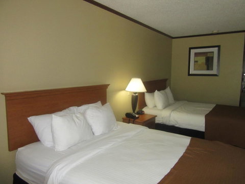 Riviera Inn - LBG 15