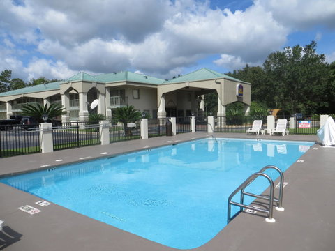 Riviera Inn - LBG 9