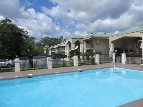 Riviera Inn - LBG 0