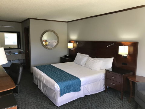 Riviera Inn - LBG 1