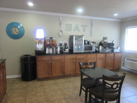 Riviera Inn - LBG 27