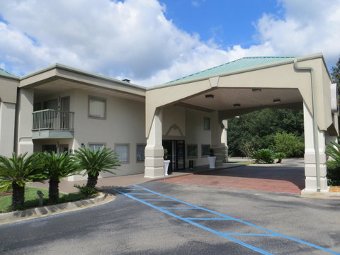 Riviera Inn - LBG 11