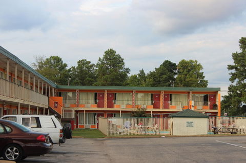 Masters Inn - LBG 14