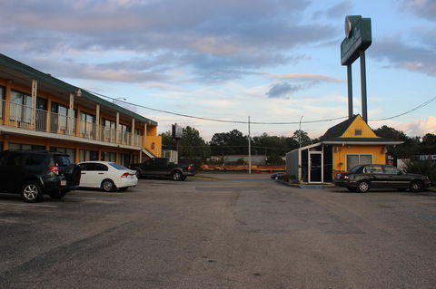 Masters Inn - LBG 12