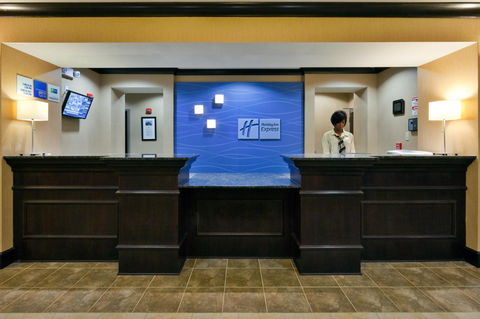 Holiday Inn Express Hotel & Suites Opelika Auburn - LBG 8