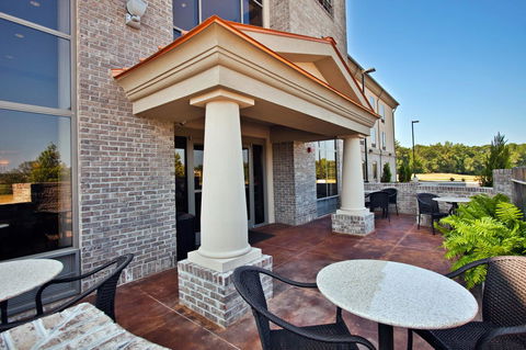 Holiday Inn Express Hotel & Suites Opelika Auburn - LBG 6