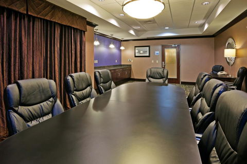 Holiday Inn Express Hotel & Suites Opelika Auburn - LBG 1