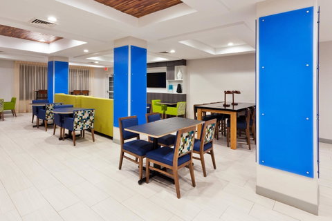Holiday Inn Express Hotel & Suites Dothan North - LBG 23