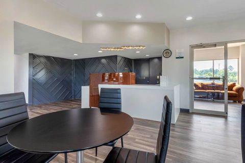 Quality Inn Auburn Campus Area I-85 - LBG 24