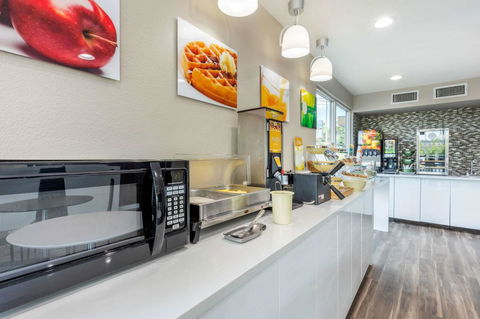 Quality Inn Auburn Campus Area I-85 - LBG 20