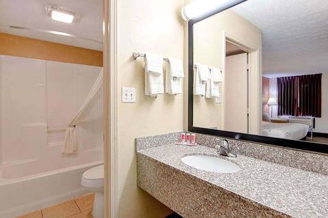 Econo Lodge Auburn Near University - LBG 7