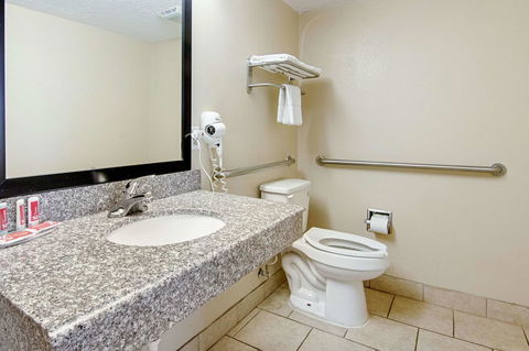 Econo Lodge Auburn Near University - LBG 22