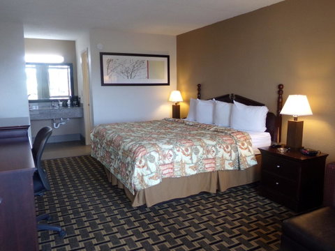 Regency Inn - LBG 8