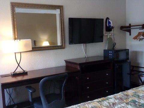 Regency Inn - LBG 7