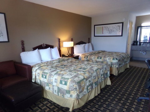 Regency Inn - LBG 6