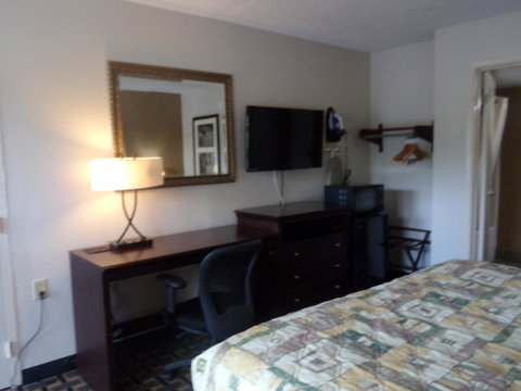Regency Inn - LBG 9
