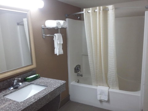 Regency Inn - LBG 12