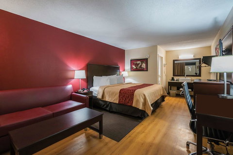 Red Roof Inn PLUS+ Huntsville â€“ Madison - LBG 7