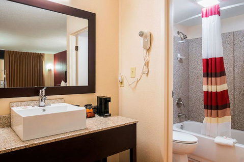 Red Roof Inn PLUS+ Huntsville â€“ Madison - LBG 14