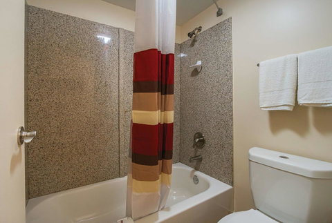 Red Roof Inn PLUS+ Huntsville â€“ Madison - LBG 16