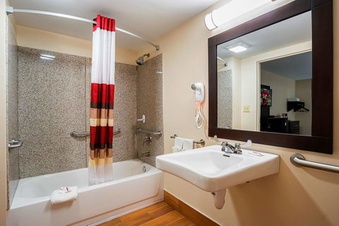 Red Roof Inn PLUS+ Huntsville â€“ Madison - LBG 19
