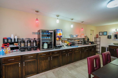 Red Roof Inn PLUS+ Huntsville â€“ Madison - LBG 21
