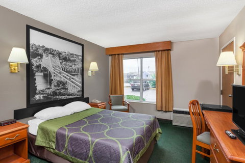 Super 8 By Wyndham Athens - LBG 10