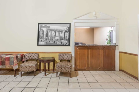 Super 8 By Wyndham Athens - LBG 28