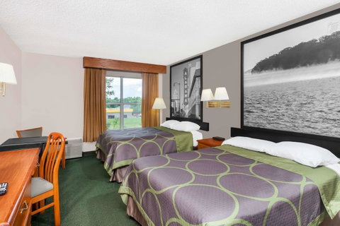 Super 8 By Wyndham Athens - LBG 25