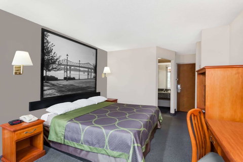 Super 8 By Wyndham Athens - LBG 31