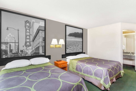 Super 8 By Wyndham Athens - LBG 18