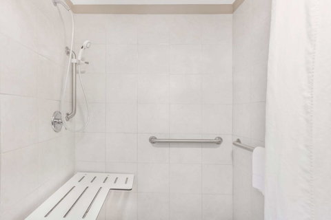 Super 8 By Wyndham Athens - LBG 27