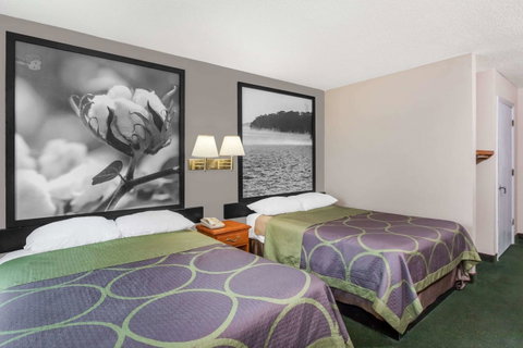 Super 8 By Wyndham Athens - LBG 26
