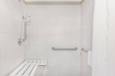 Super 8 By Wyndham Athens - LBG 13