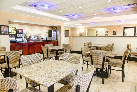 Comfort Inn Birmingham Homewood - LBG 18