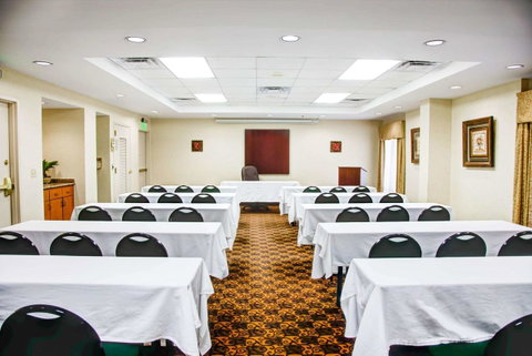 Comfort Inn Birmingham Homewood - LBG 22