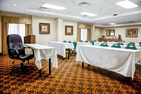 Comfort Inn Birmingham Homewood - LBG 17