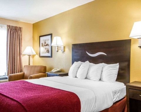 Quality Inn Foley - LBG 18