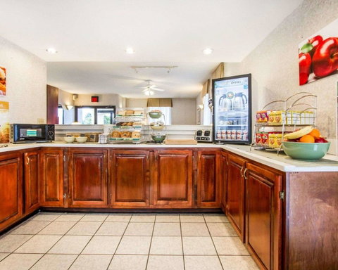 Quality Inn Foley - LBG 4