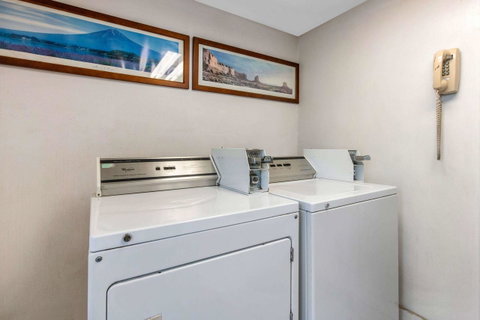 Quality Inn Athens - LBG 24