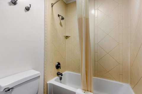 Quality Inn Athens - LBG 14