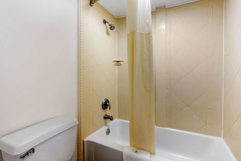 Quality Inn Athens - LBG 1