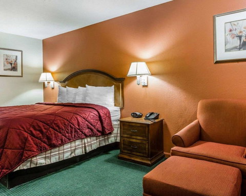 Econo Lodge Inn & Suites Enterprise - LBG 12