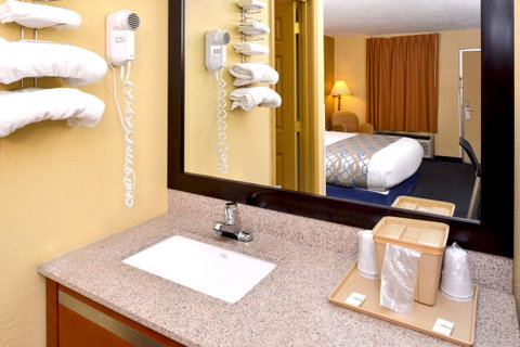 Americas Best Value Inn - Monroeville - LBG 7