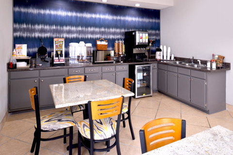 Americas Best Value Inn - Monroeville - LBG 4