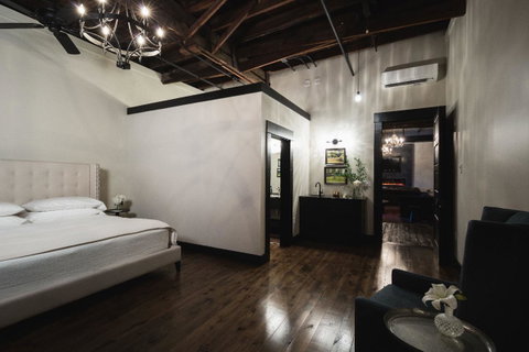 GunRunner Boutique Hotel - LBG 29