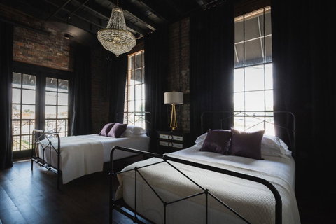 GunRunner Boutique Hotel - LBG 21